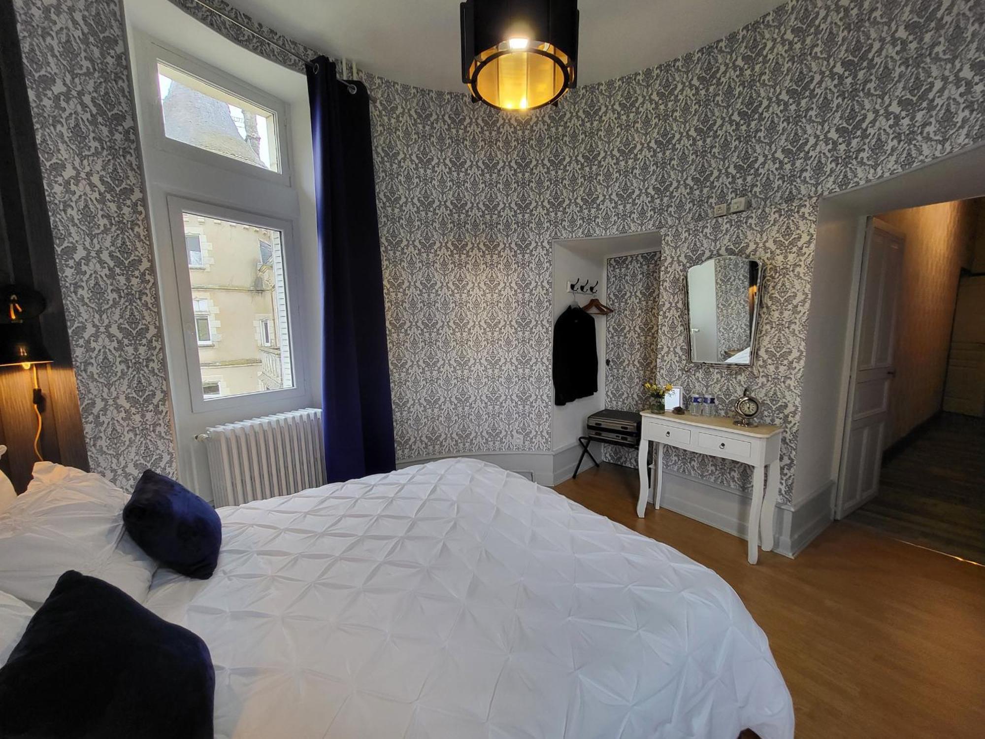 Sejour De Charme Au Chateau Avec Petit-Dejeuner Et Parking - Fr-1-591-705 Cluis Exteriér fotografie